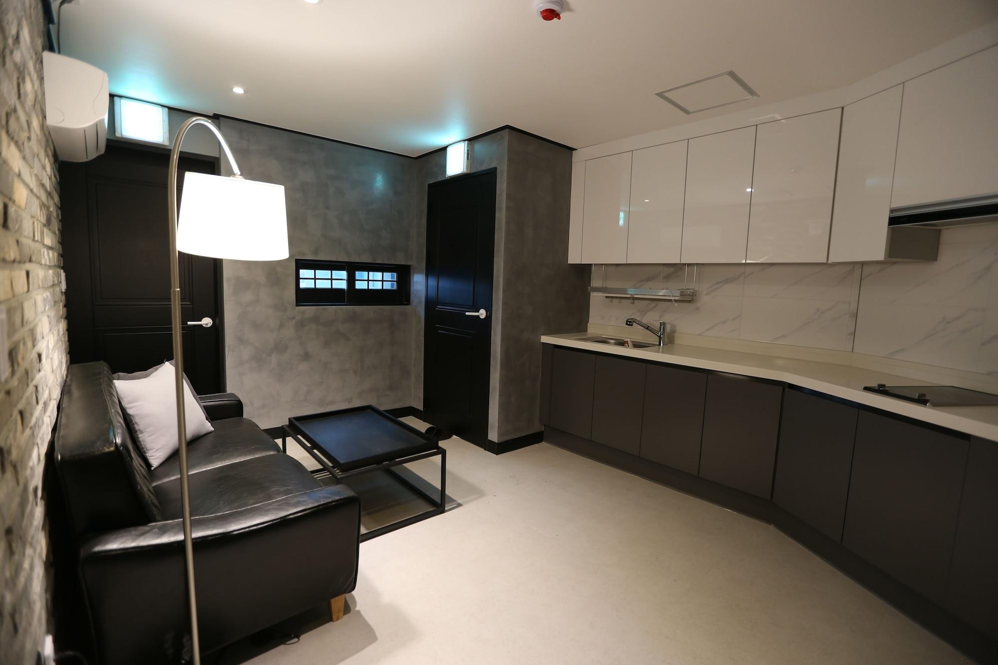 Almond Hotel Gupo Station Busan Exterior photo